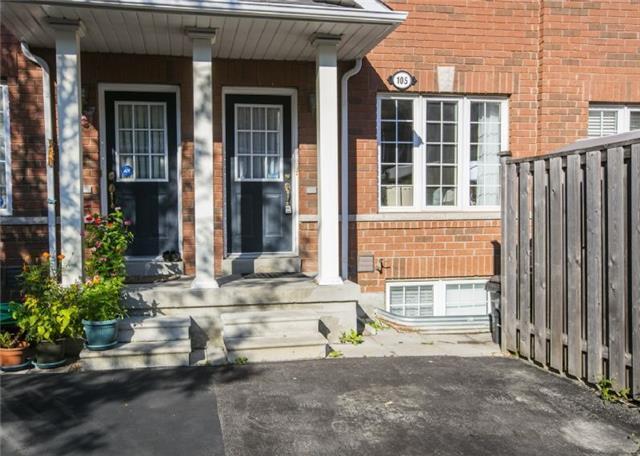 105 Weston Rd, Townhouse with 2 bedrooms, 3 bathrooms and 1 parking in Toronto ON | Image 2