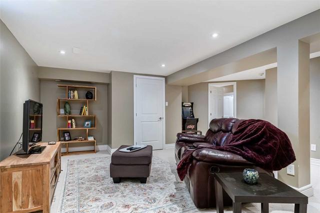 2402 Butternut Cres, House detached with 4 bedrooms, 3 bathrooms and 6 parking in Burlington ON | Image 29