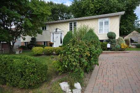 873 Grandview Dr, House detached with 2 bedrooms, 2 bathrooms and 4 parking in Oshawa ON | Image 1