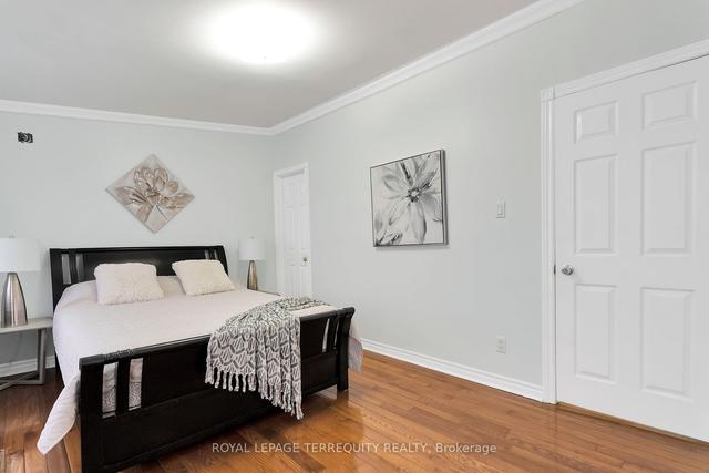 10 San Carmelo Way, Townhouse with 3 bedrooms, 2 bathrooms and 3 parking in Toronto ON | Image 8