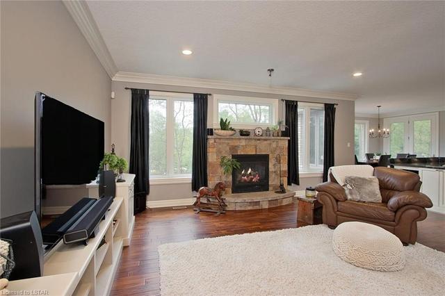 10156 Merrywood Drive, House detached with 4 bedrooms, 3 bathrooms and 11 parking in Lambton Shores ON | Image 4