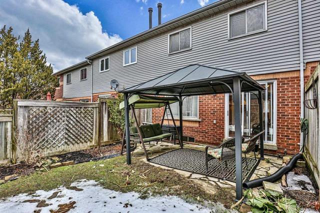 726 Shanahan Blvd, House attached with 3 bedrooms, 3 bathrooms and 2 parking in Newmarket ON | Image 34