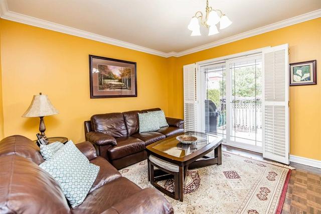31 Keith Ave, House semidetached with 3 bedrooms, 3 bathrooms and 3 parking in Toronto ON | Image 11