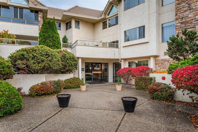 202 - 3335 Richter Street, Condo with 2 bedrooms, 2 bathrooms and 1 parking in Kelowna BC | Card Image