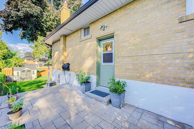 74 Clansman Blvd, House detached with 3 bedrooms, 2 bathrooms and 3 parking in Toronto ON | Image 28