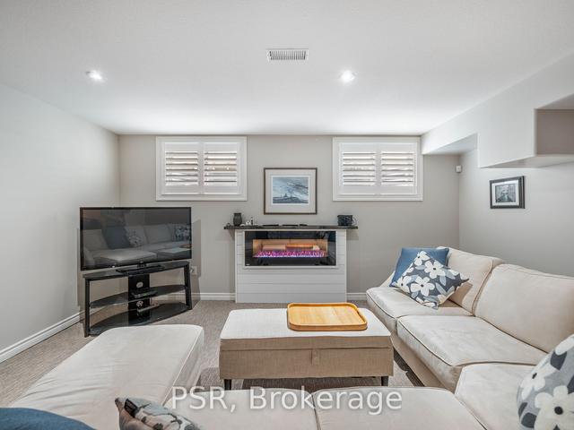 31 Stoneridge Cres, House attached with 4 bedrooms, 3 bathrooms and 6 parking in Niagara on the Lake ON | Image 14