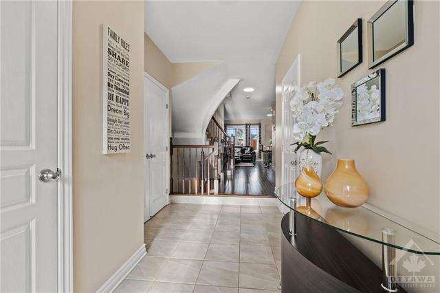 514 Barrick Hill Road, Townhouse with 3 bedrooms, 3 bathrooms and 3 parking in Ottawa ON | Image 5