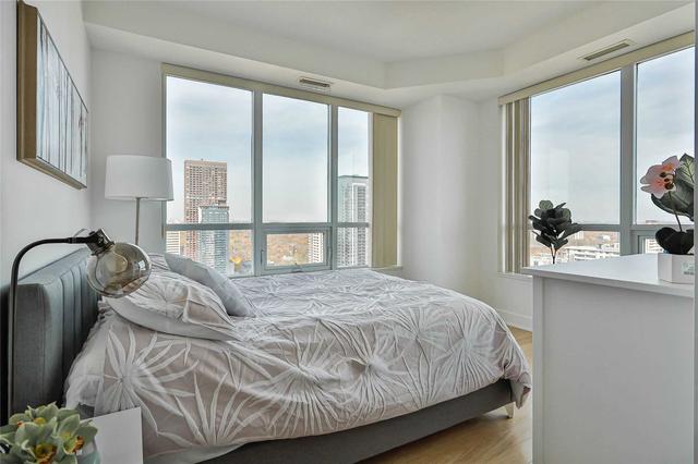 3304 - 120 Homewood Ave, Condo with 2 bedrooms, 2 bathrooms and 0 parking in Toronto ON | Image 5