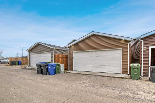 363 Redstone Drive Ne, Home with 3 bedrooms, 2 bathrooms and 2 parking in Calgary AB | Image 41