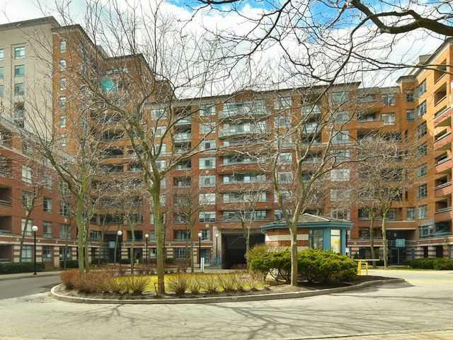 Th 111 - 1093 Kingston Rd, Townhouse with 2 bedrooms, 3 bathrooms and 1 parking in Toronto ON | Image 1