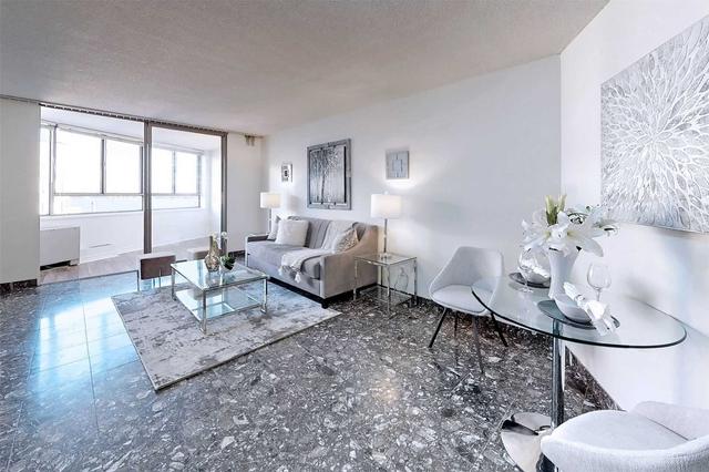 1807 - 260 Queens Quay W, Condo with 1 bedrooms, 1 bathrooms and 0 parking in Toronto ON | Image 32