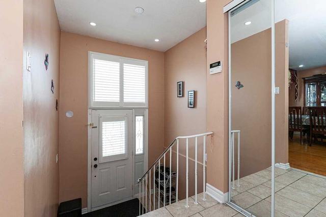 3319 Chipley Cres, House semidetached with 3 bedrooms, 2 bathrooms and 4 parking in Mississauga ON | Image 12