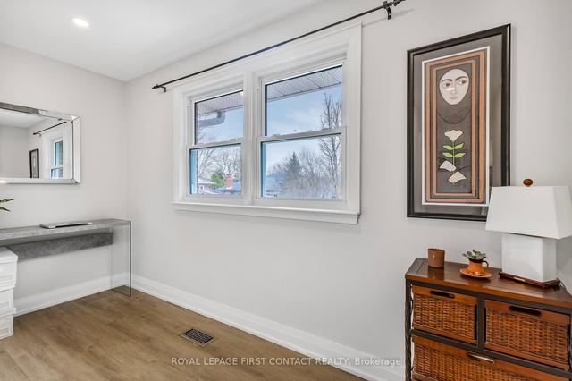 45 Eugenia St, House detached with 2 bedrooms, 2 bathrooms and 6 parking in Barrie ON | Image 7