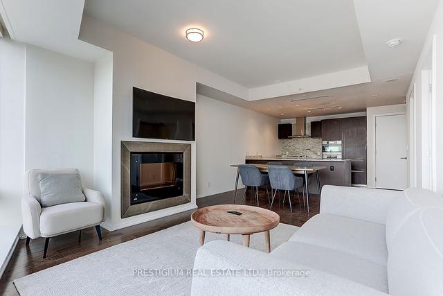 4304 - 180 University Ave, Condo with 1 bedrooms, 1 bathrooms and 1 parking in Toronto ON | Image 6