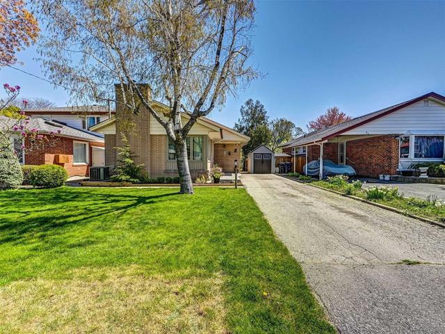 55 Mooregate Ave, House detached with 3 bedrooms, 2 bathrooms and 3 parking in Toronto ON | Image 34