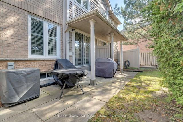 1 - 833 Scollard Crt, Townhouse with 3 bedrooms, 3 bathrooms and 2 parking in Mississauga ON | Image 24