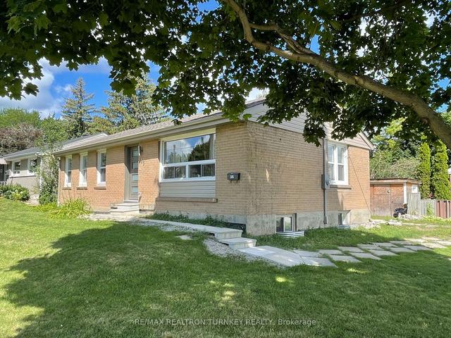185 Eagle St, House detached with 4 bedrooms, 2 bathrooms and 6 parking in Newmarket ON | Image 12