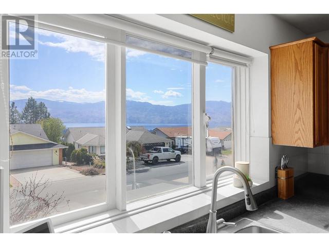3350 Sundance Drive, House detached with 5 bedrooms, 3 bathrooms and 7 parking in West Kelowna BC | Image 9