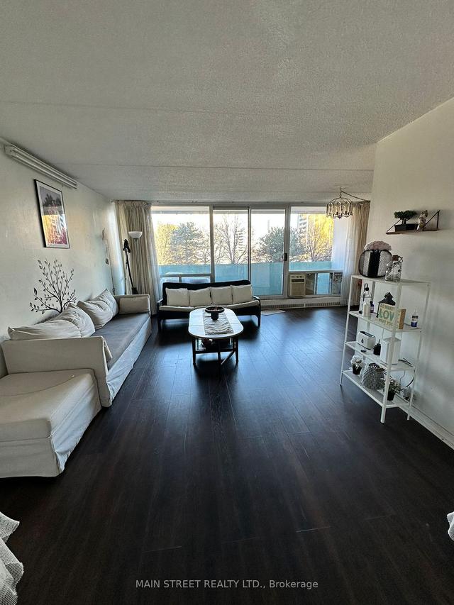 302 - 2 Glamorgan Ave, Condo with 2 bedrooms, 1 bathrooms and 1 parking in Toronto ON | Image 7