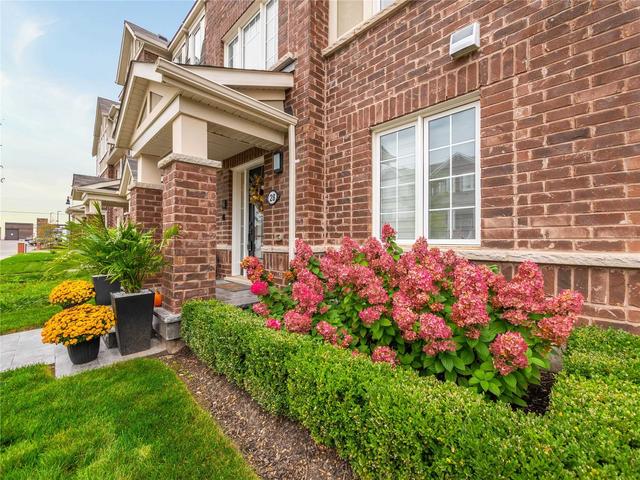 28 Metro Cres, House attached with 3 bedrooms, 3 bathrooms and 4 parking in Brampton ON | Image 33