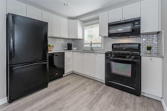81 Timberlane Cres, House detached with 3 bedrooms, 2 bathrooms and 2 parking in Kitchener ON | Image 2