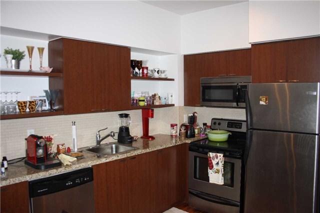 620 - 35 Hayden St, Condo with 1 bedrooms, 1 bathrooms and null parking in Toronto ON | Image 3