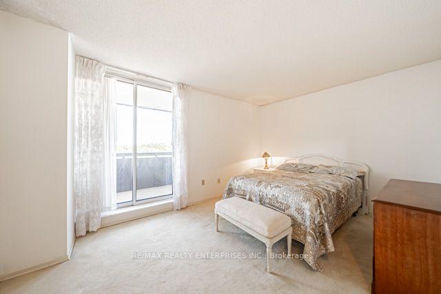 911 - 3845 Lake Shore Blvd, Condo with 3 bedrooms, 2 bathrooms and 2 parking in Toronto ON | Image 6