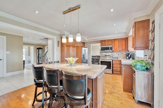 221 Gracefield Ave, House detached with 4 bedrooms, 4 bathrooms and 5 parking in Toronto ON | Image 11