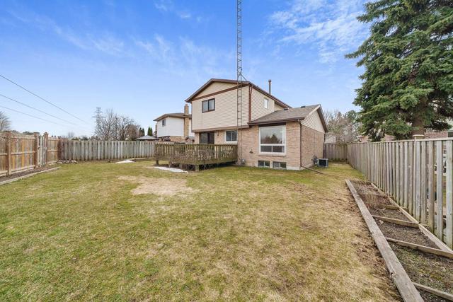 1423 Everglades Dr, House detached with 4 bedrooms, 2 bathrooms and 3 parking in Oshawa ON | Image 11