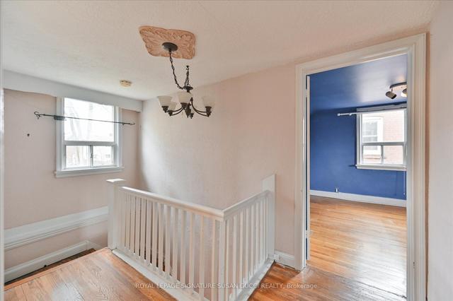 40 Holland Ave, House detached with 3 bedrooms, 2 bathrooms and 2 parking in Toronto ON | Image 10