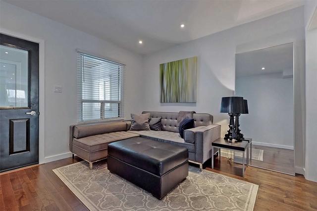 823a Pape Ave, House semidetached with 1 bedrooms, 2 bathrooms and 0 parking in Toronto ON | Image 12