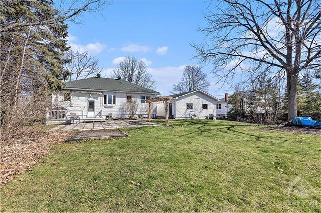 1532 Old Montreal Road, House detached with 3 bedrooms, 2 bathrooms and 6 parking in Ottawa ON | Image 22