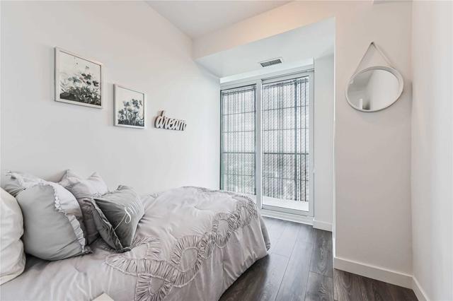 5708 - 8 Eglinton Ave E, Condo with 2 bedrooms, 2 bathrooms and 1 parking in Toronto ON | Image 13