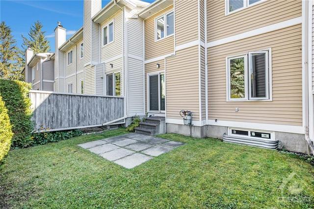 2012 Summerfields Crescent, Townhouse with 3 bedrooms, 3 bathrooms and 2 parking in Ottawa ON | Image 25