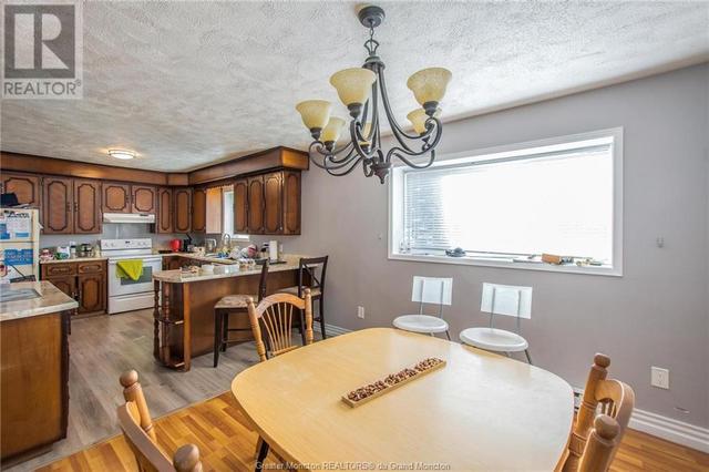 66 - 68 Thomas St, House detached with 5 bedrooms, 2 bathrooms and null parking in Dieppe NB | Image 40