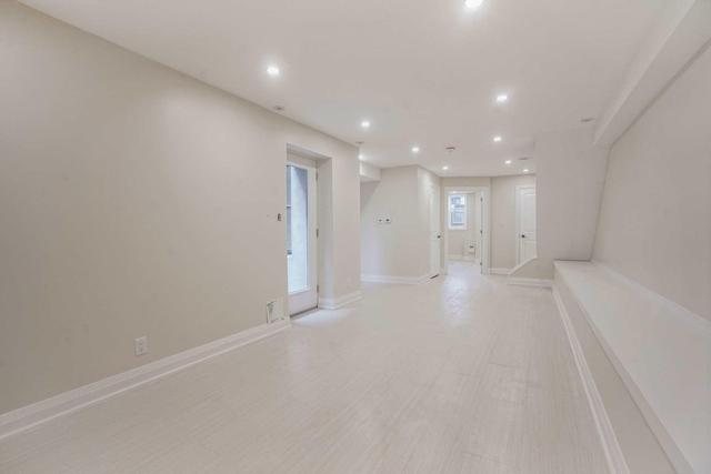 354 Brunswick Ave, House semidetached with 6 bedrooms, 4 bathrooms and null parking in Toronto ON | Image 25