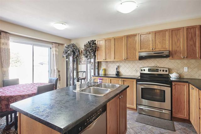 1002 Capreol St, House detached with 3 bedrooms, 3 bathrooms and 3 parking in Ottawa ON | Image 3