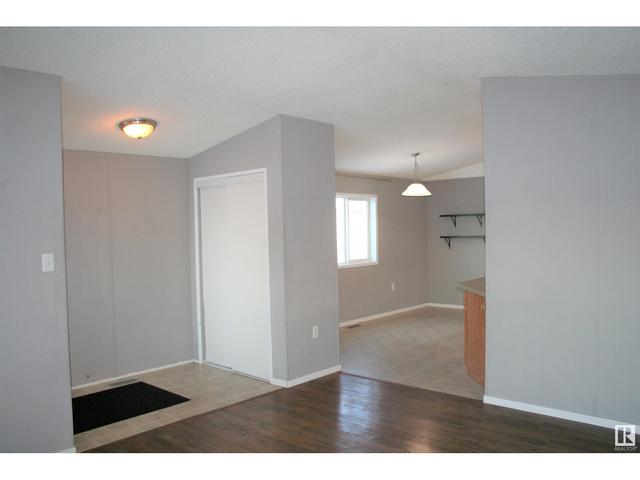 1637 68 Av Nw, Home with 2 bedrooms, 2 bathrooms and null parking in Edmonton AB | Image 26