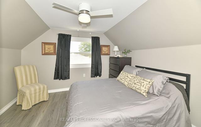 2160 Brampton St, House detached with 3 bedrooms, 1 bathrooms and 7 parking in Hamilton ON | Image 11