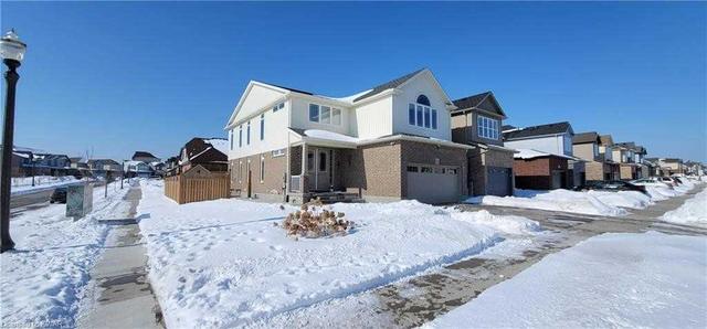 204 Eden Oak Tr, House detached with 5 bedrooms, 3 bathrooms and 4 parking in Kitchener ON | Image 12