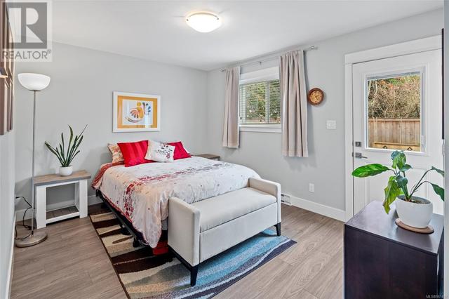 4 - 2923 Shelbourne St, House attached with 3 bedrooms, 3 bathrooms and 1 parking in Victoria BC | Image 29