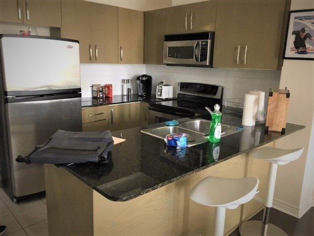 1003 - 3504 Hurontario St, Condo with 1 bedrooms, 1 bathrooms and 1 parking in Mississauga ON | Image 4