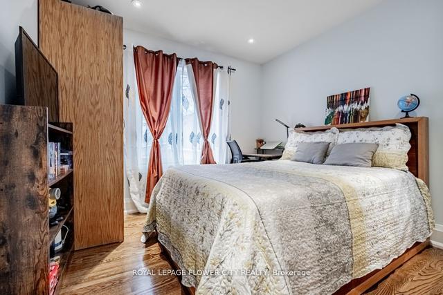 1878b Keele St, House semidetached with 3 bedrooms, 4 bathrooms and 4 parking in Toronto ON | Image 16