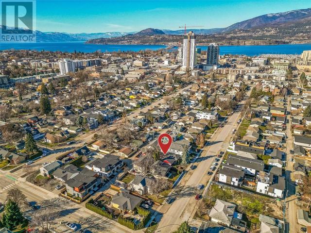 861 Martin Avenue, House detached with 5 bedrooms, 3 bathrooms and 4 parking in Kelowna BC | Image 1