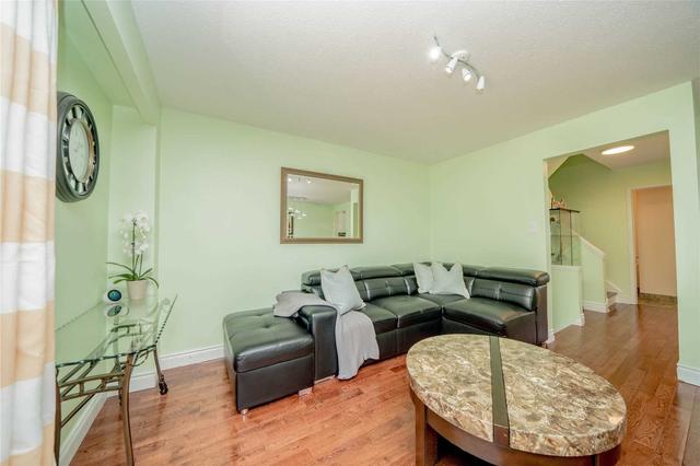 118 Purpledusk Tr, Townhouse with 3 bedrooms, 3 bathrooms and 3 parking in Toronto ON | Image 33