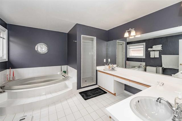1020 Glenashton Dr, House detached with 4 bedrooms, 3 bathrooms and 6 parking in Oakville ON | Image 14