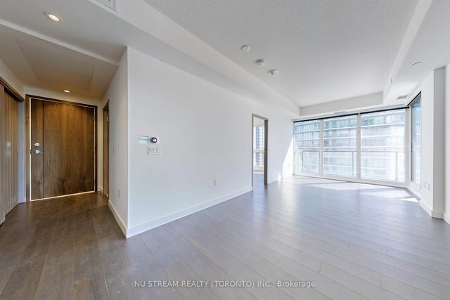 1702 - 95 Mcmahon Dr, Condo with 2 bedrooms, 2 bathrooms and 1 parking in Toronto ON | Image 33