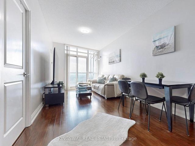 2815 - 7171 Yonge St, Condo with 2 bedrooms, 2 bathrooms and 1 parking in Markham ON | Image 2