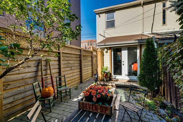 551 King St E, House semidetached with 1 bedrooms, 2 bathrooms and 1 parking in Toronto ON | Image 8