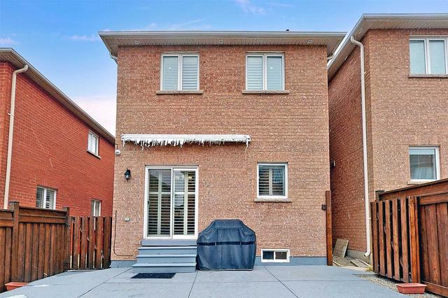 92 Laval St, House attached with 3 bedrooms, 4 bathrooms and 4 parking in Vaughan ON | Image 32